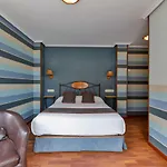 מלון Puerto De 2*