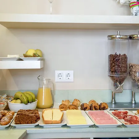 Puerto De Szálloda Candás